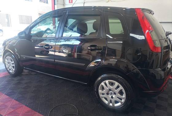 FORD FIESTA 1.6 ROCAM SE 8V FLEX 4P MANUAL